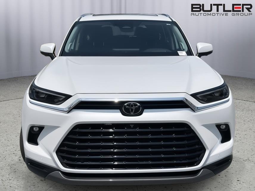 Used 2024 White (Wind Chill Pearl) Toyota Platinum AWD image 8
