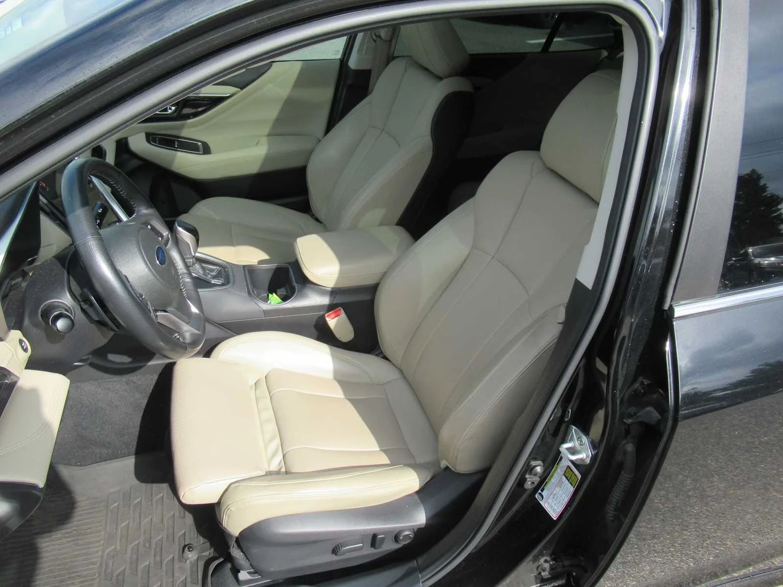 Used 2022 Crystal Black Silica Subaru Limited image 23