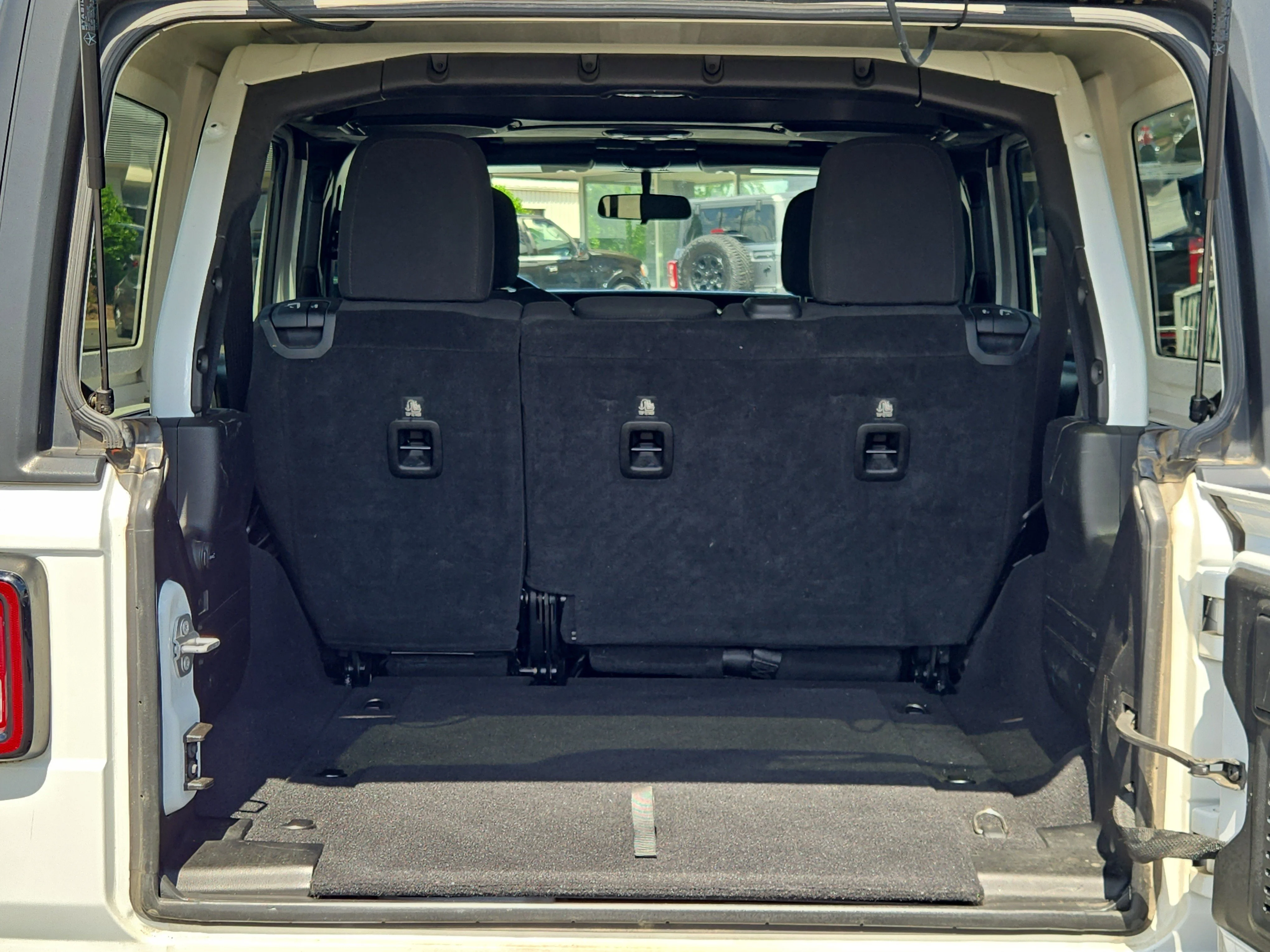 Used 2018 White Jeep Sport image 13