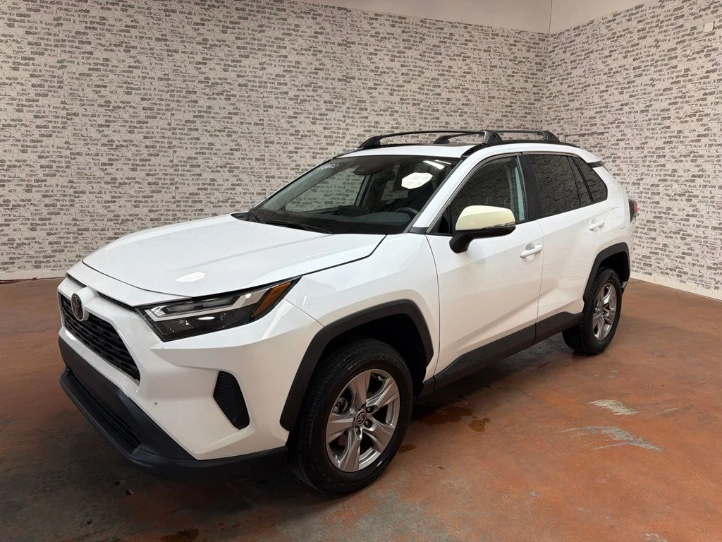 Used 2023 White Toyota XLE image 3