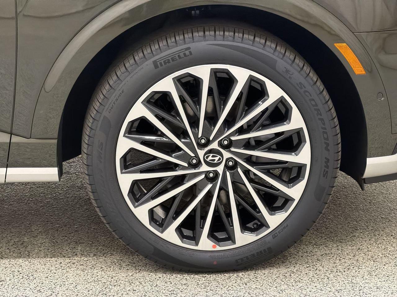 New 2027 Titan Green Pearl Hyundai Calligraphy AWD image 10