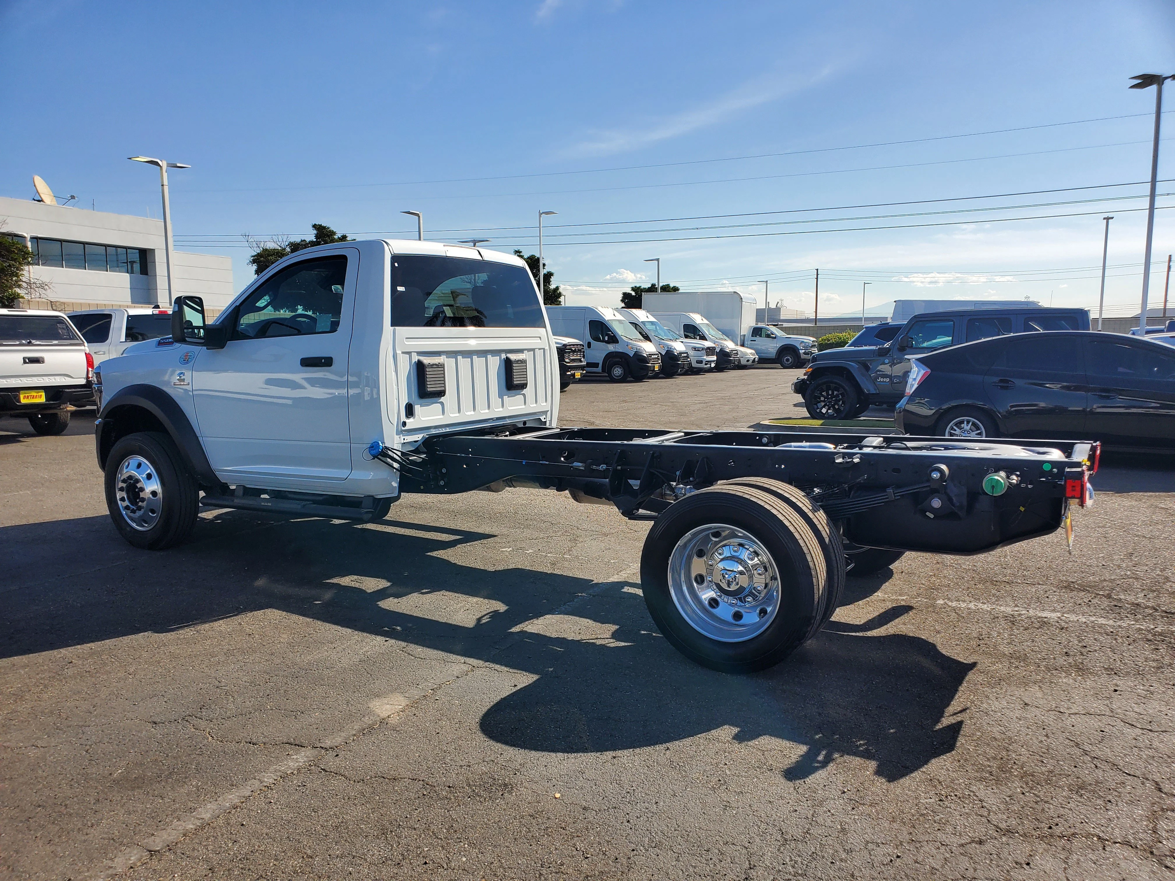 New 2026 Bright White Clear-Coat Exterior Paint RAM Tradesman image 6