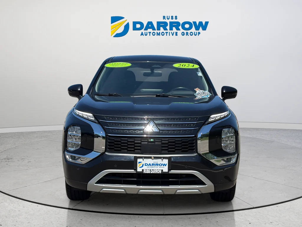 Used 2024 Black Mitsubishi SE image 8