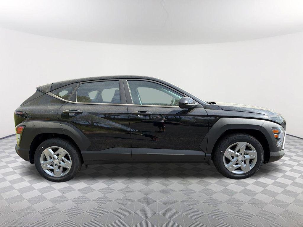 New 2026 Black Hyundai SE FWD image 4