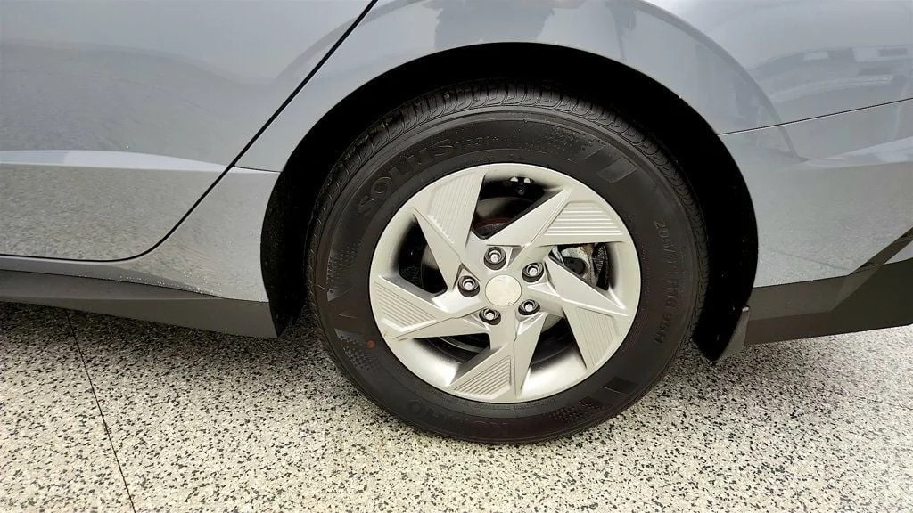 Used 2026 Transmission Blue Hyundai SE FWD image 9