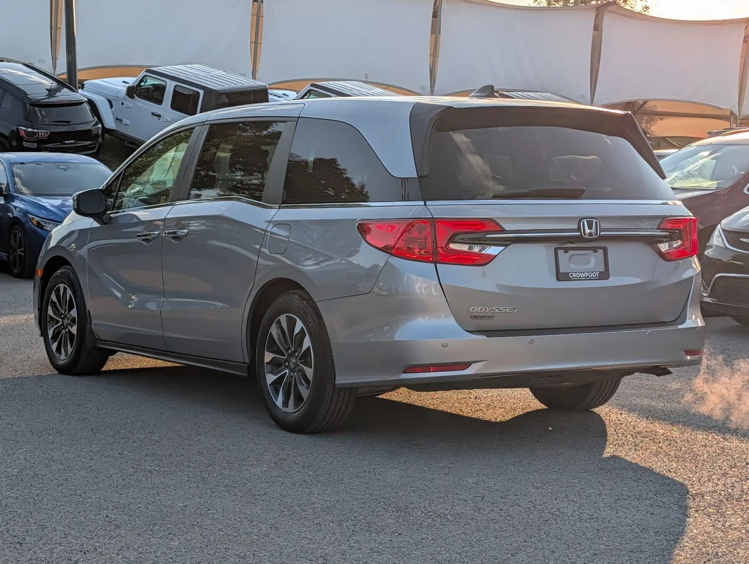 Certified Used 2022 Grey Honda EX-L NAV - - FWD - Power Sliding Doors & Liftgate - Sunroof - Leather - Heated Seats & More! image 6