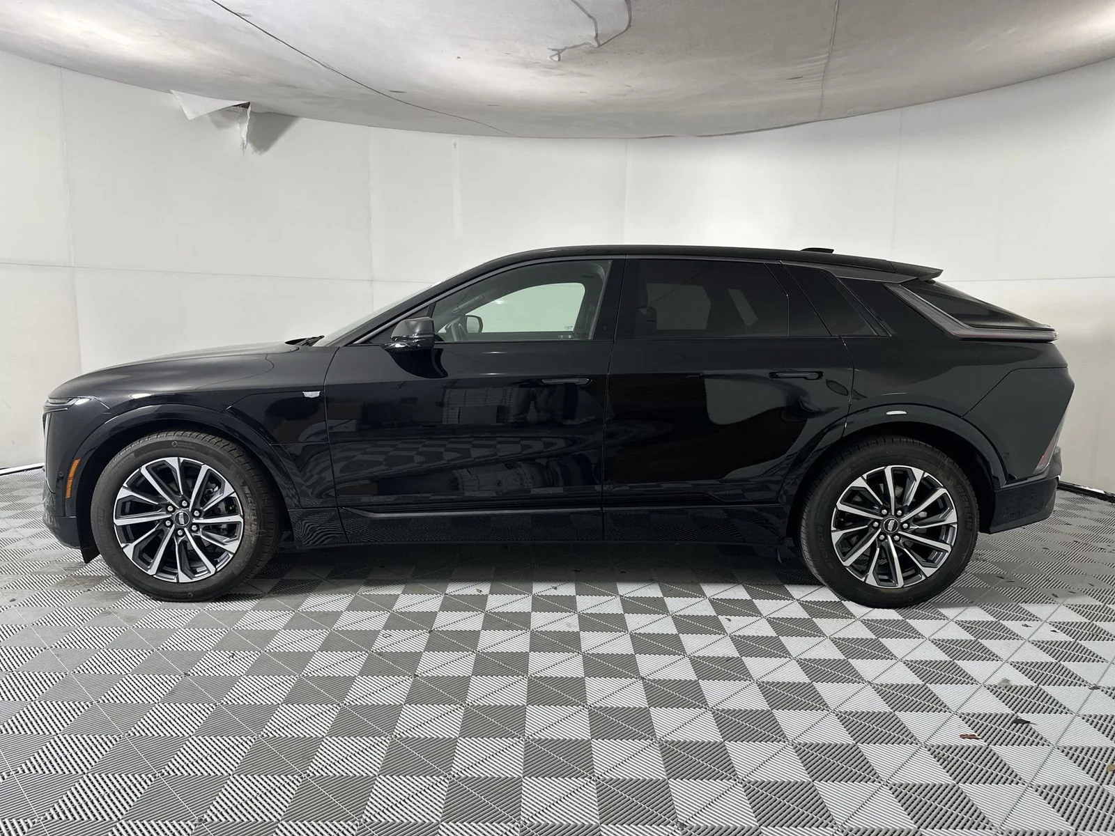 Used 2024 Black Cadillac Sport image 5