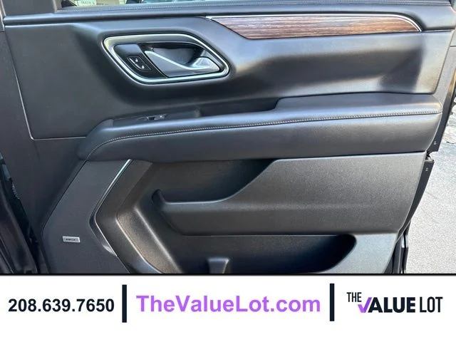 Used 2021  Chevrolet High Country image 12