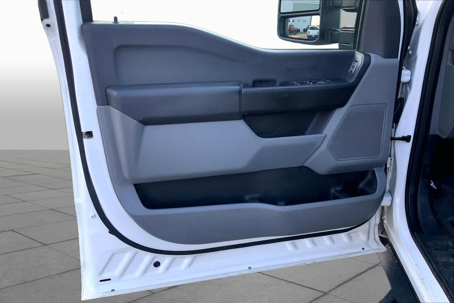Used 2024 Oxford White Ford XL image 20