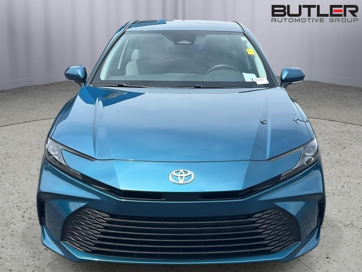 Used 2025 Ocean Gem Toyota LE image 9