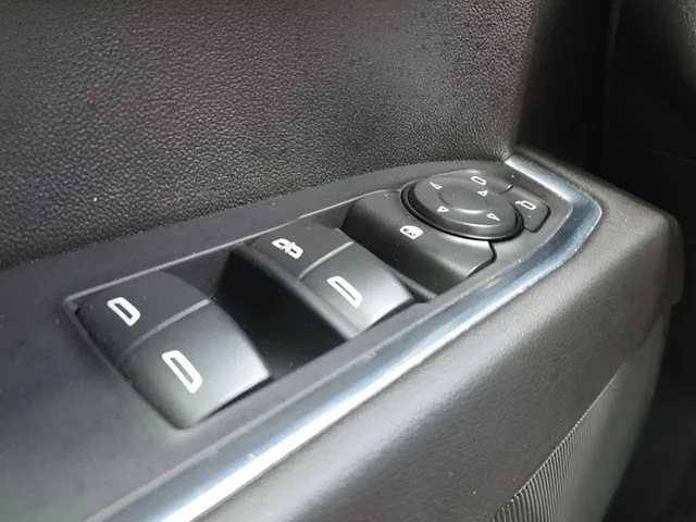 Used 2022 Silver GMC SLE image 22