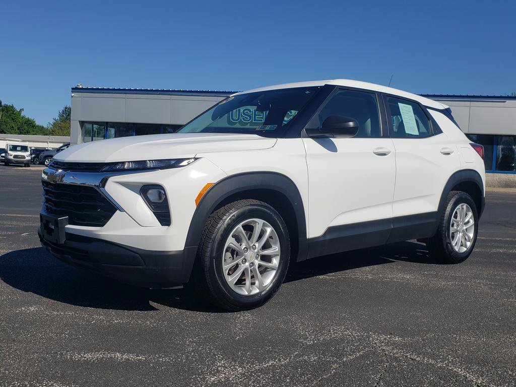 Used 2024 Summit White Chevrolet LS image 8