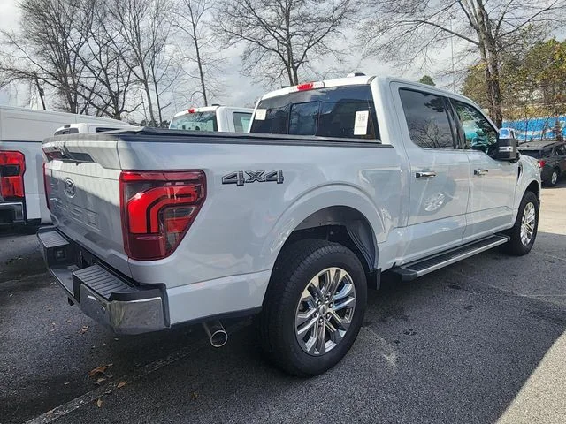 Used 2025 White Ford Lariat image 9