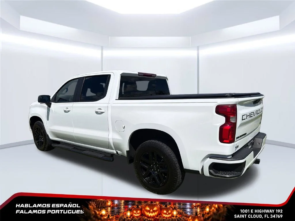 Used 2023 SUMMIT WHITE Chevrolet RST image 3
