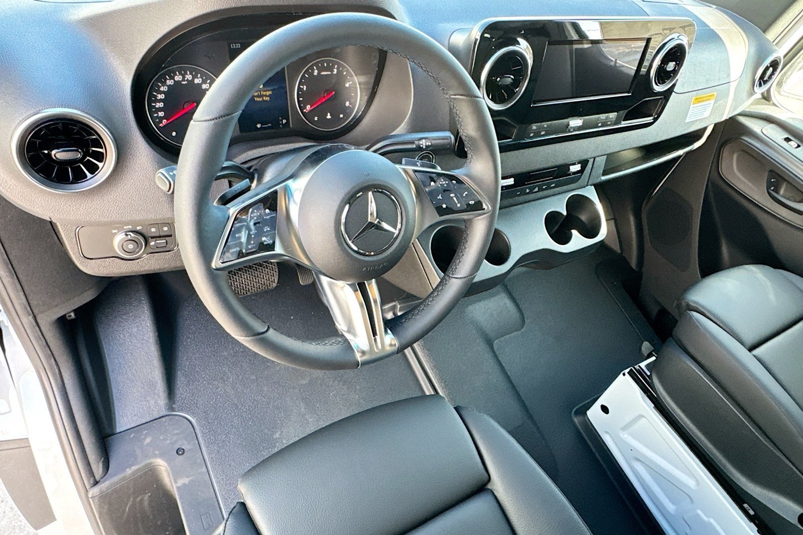 New 2026 Arctic White Mercedes-Benz  image 9