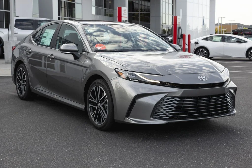 New 2026 Heavy Metal <sup>1</sup> Toyota  XLE image 3