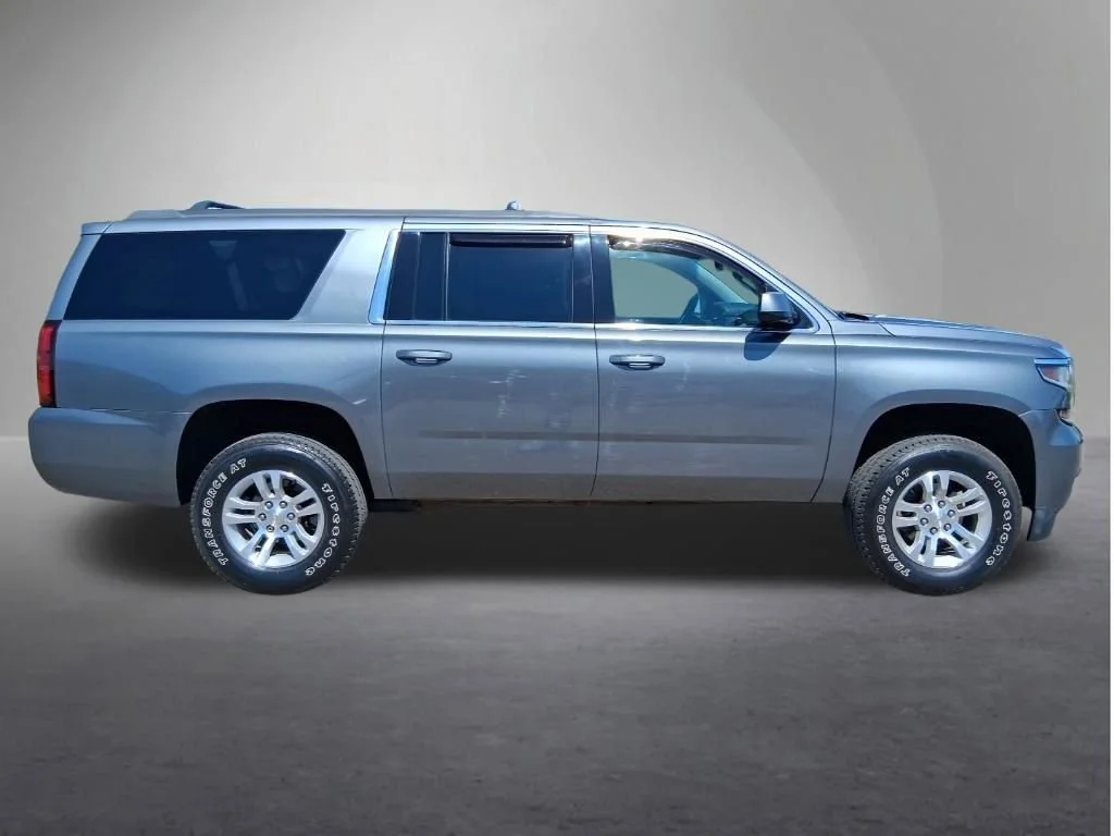 Used 2018 Chevrolet Suburban LT with VIN 1GNSKHKC7JR211676 for sale in Red Wing, Minnesota