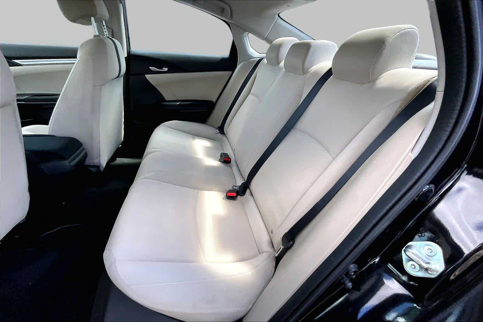 Used 2018  Honda LX image 21
