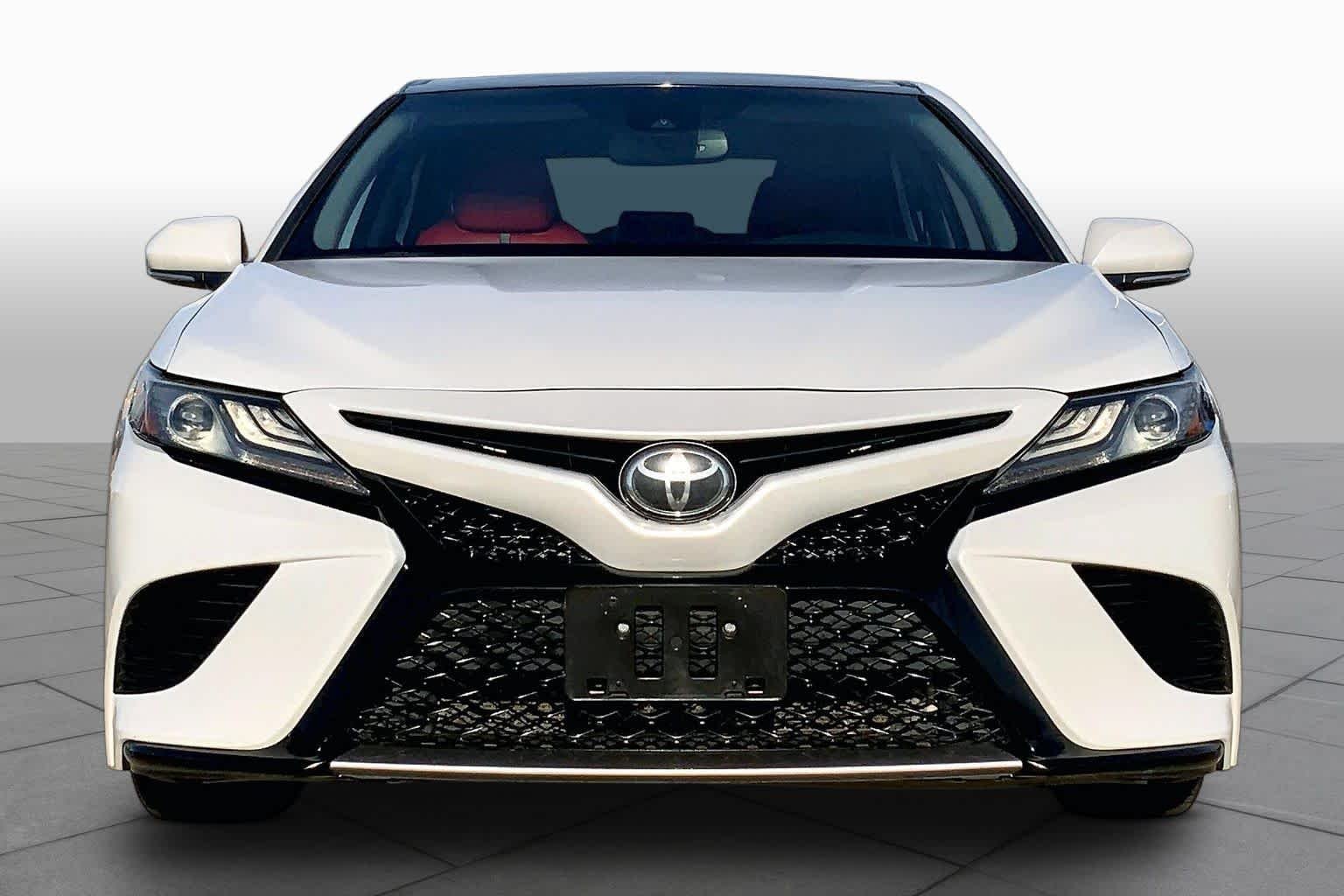 Used 2019 Wind Chill Pearl Toyota XSE image 4