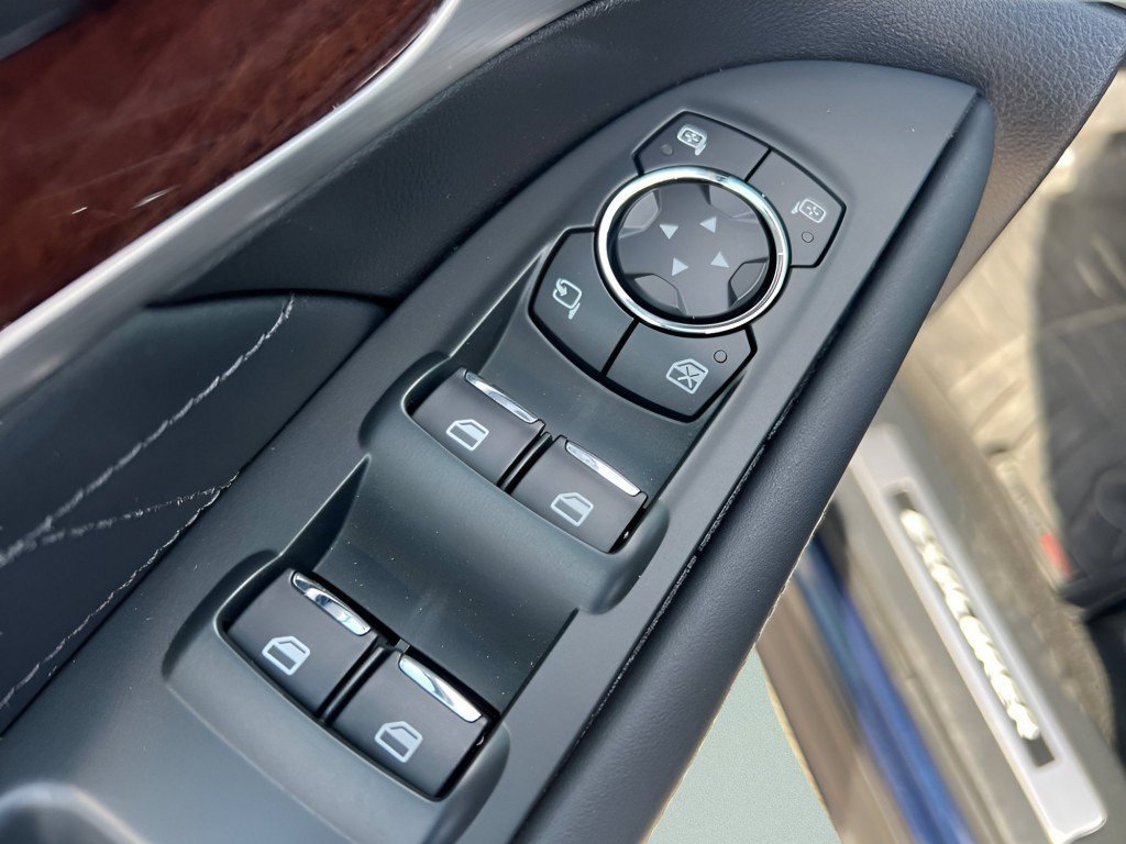 Used 2017 Blue Ford Platinum image 25