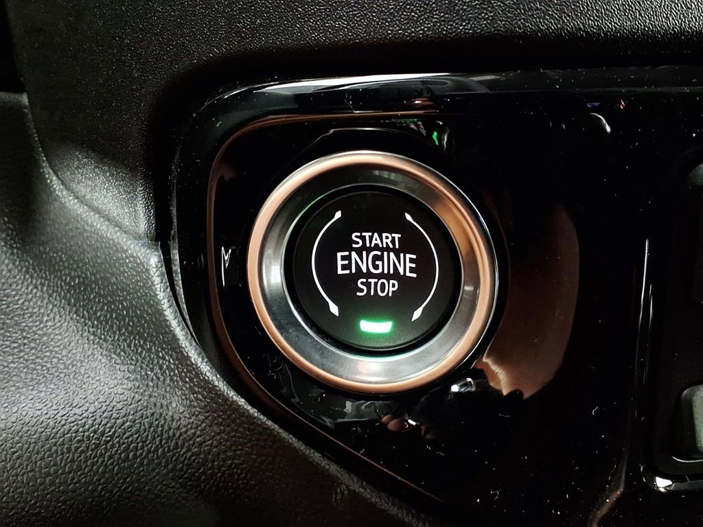2026 GMC Sierra 1500 SLT - Photo 14