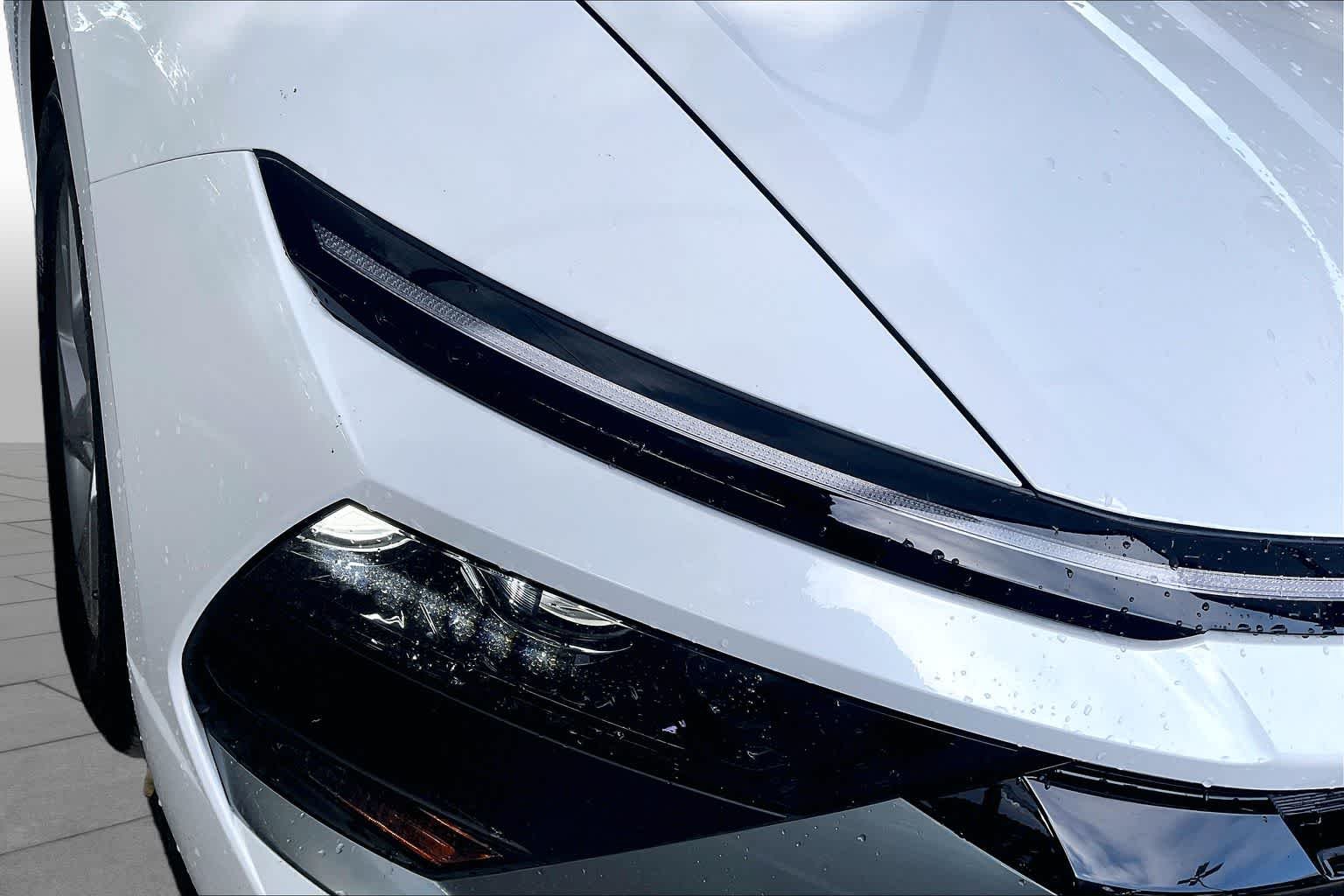 Used 2025 Serenity White Hyundai SE image 27