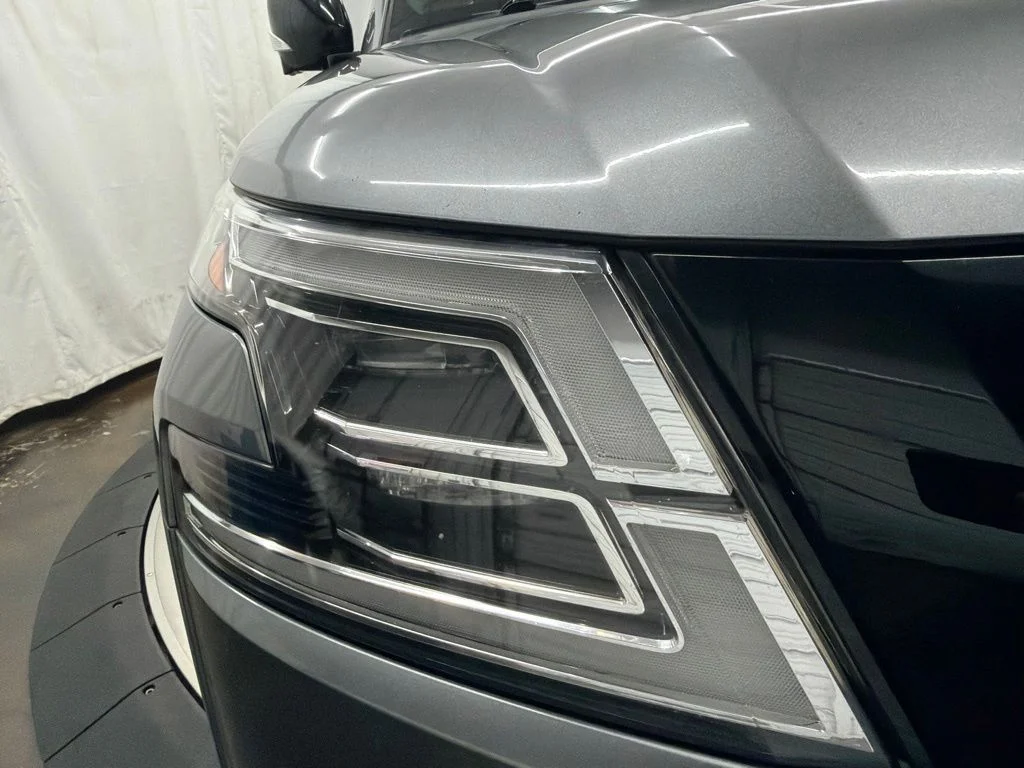 Used 2022 Gray Nissan SL image 10