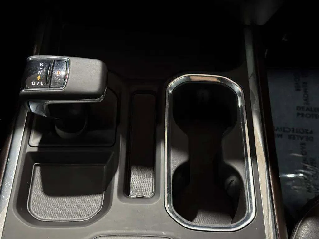 Used 2024 Downpour Metallic GMC SLT image 20