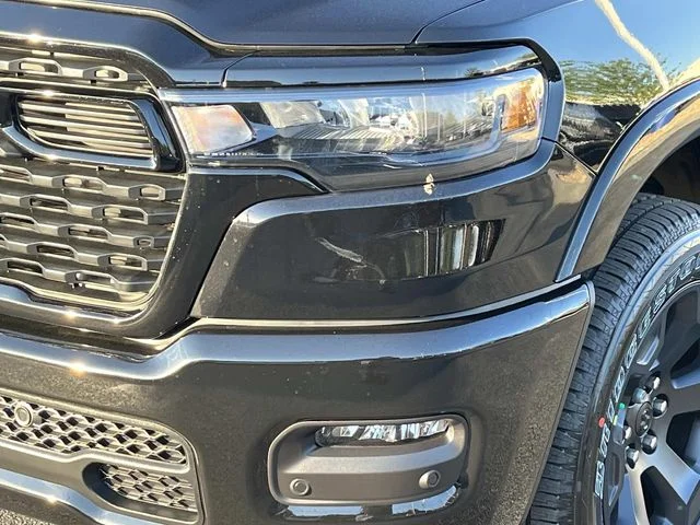New 2026 Diamond Black Crystal Pearl-Coat Exterior Paint RAM Big Horn/Lone Star image 11