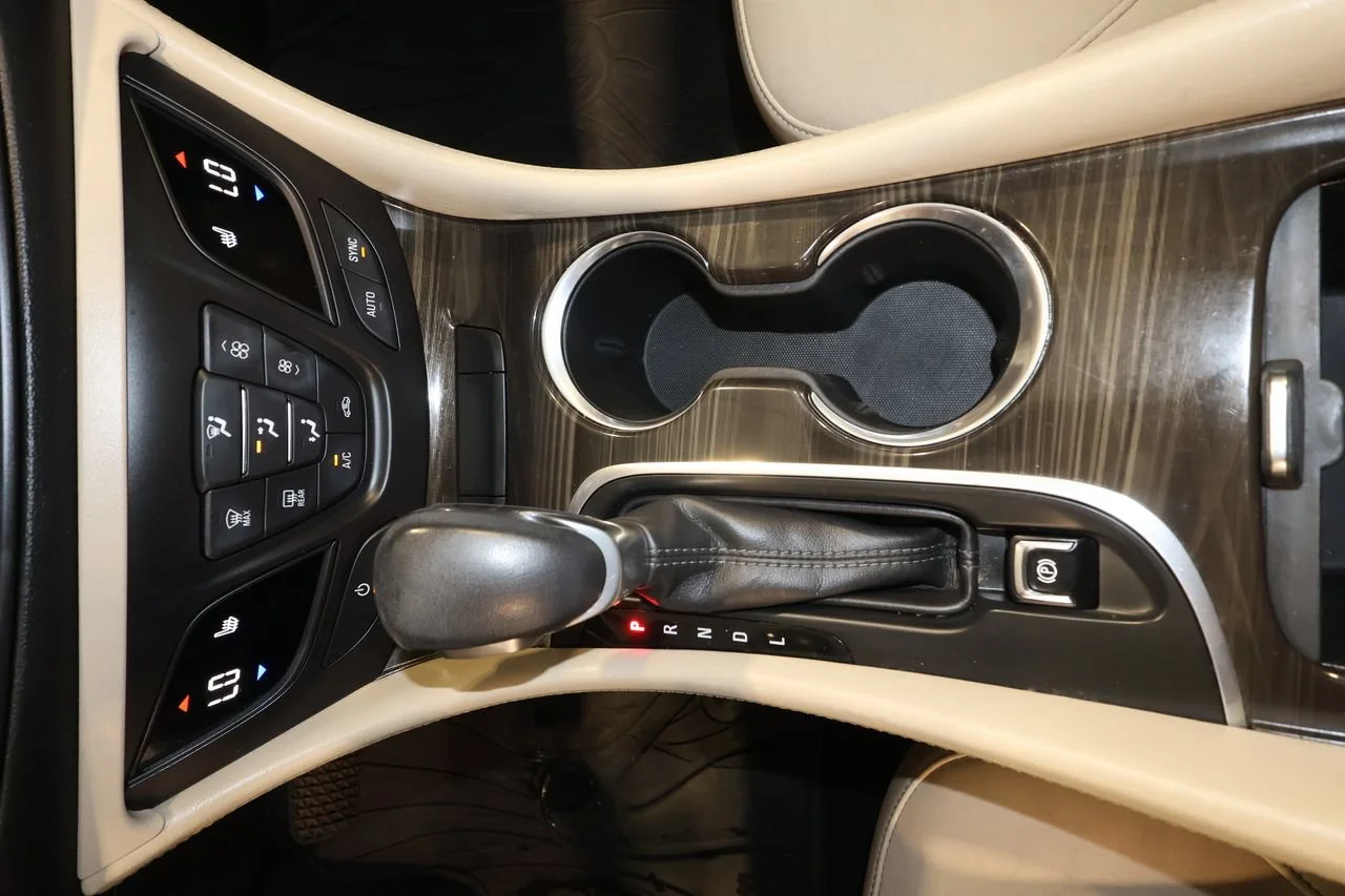 Used 2019 EBONY TWILIGHT METALLIC Buick Essence image 8