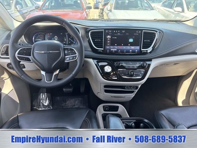 2023 Chrysler Pacifica Hybrid Touring L - Photo 15