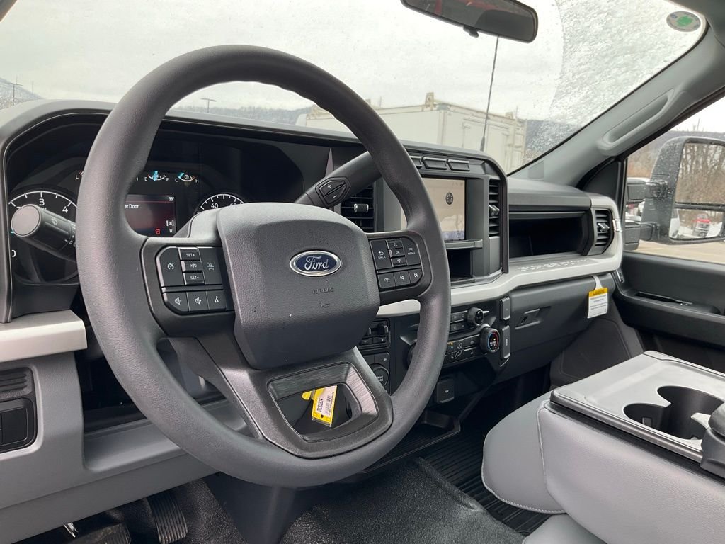 2024 Ford F-350 Super Duty Chassis Cab XL - Photo 19