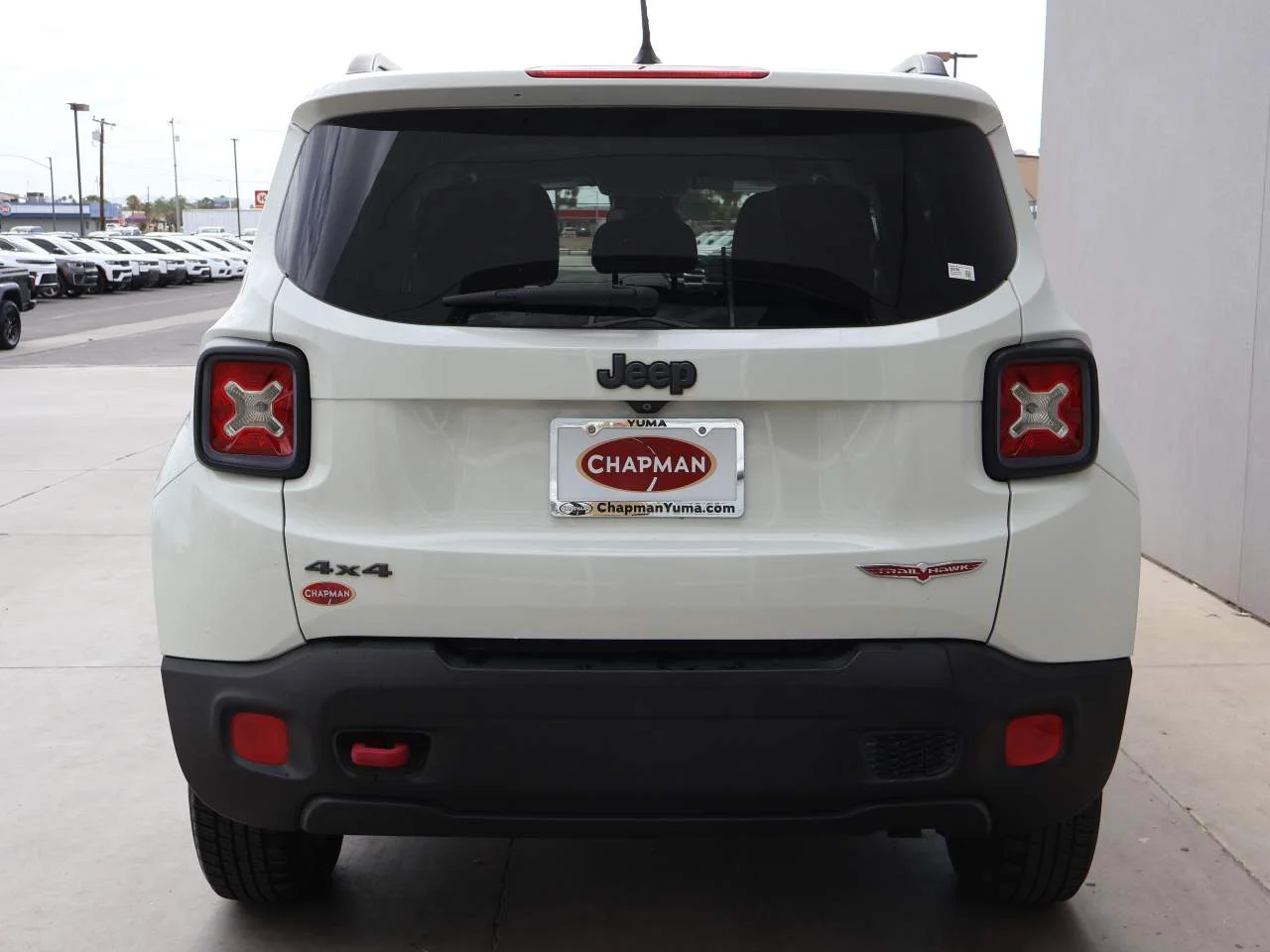 Used 2015 Alpine White Jeep Trailhawk image 4