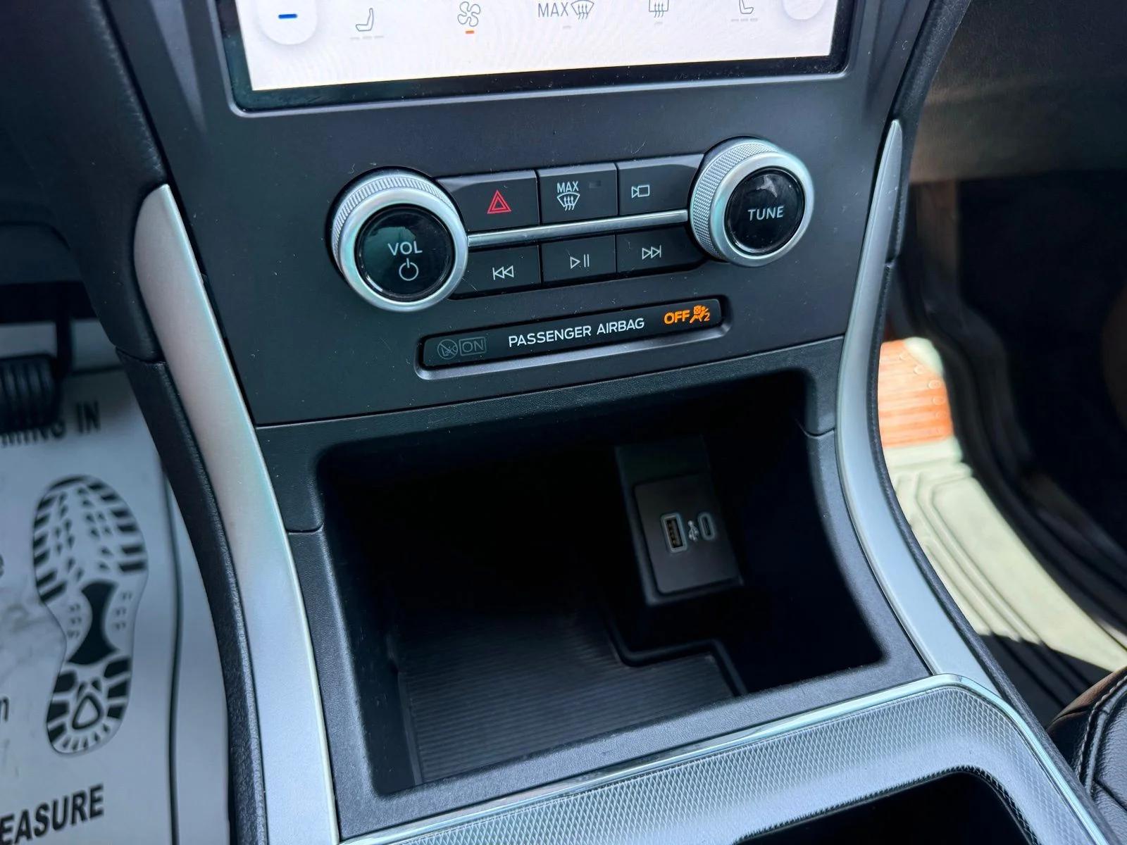 2021 Ford Edge SEL - Photo 25