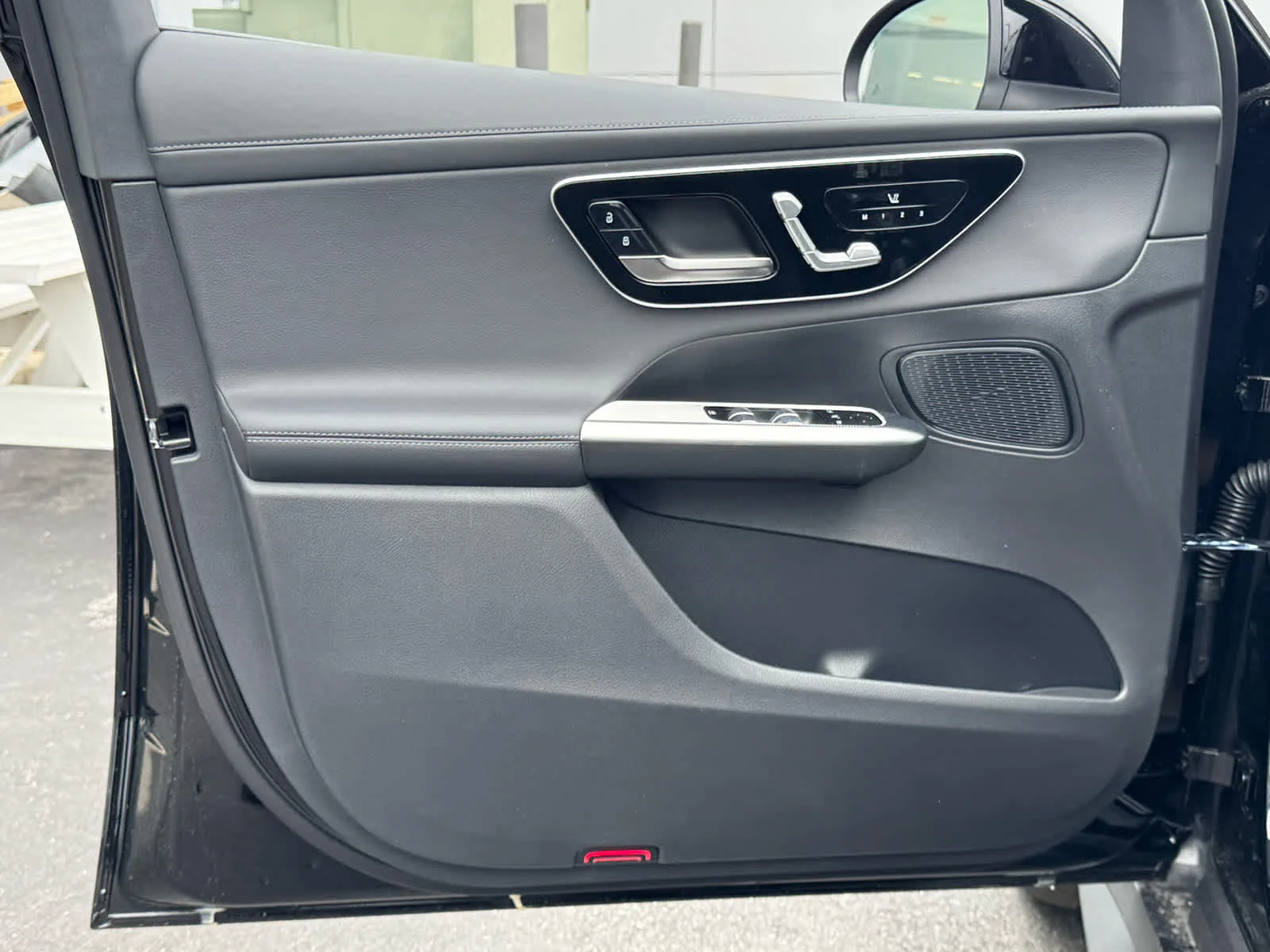 New 2026 Black Mercedes-Benz GLC 300 image 18