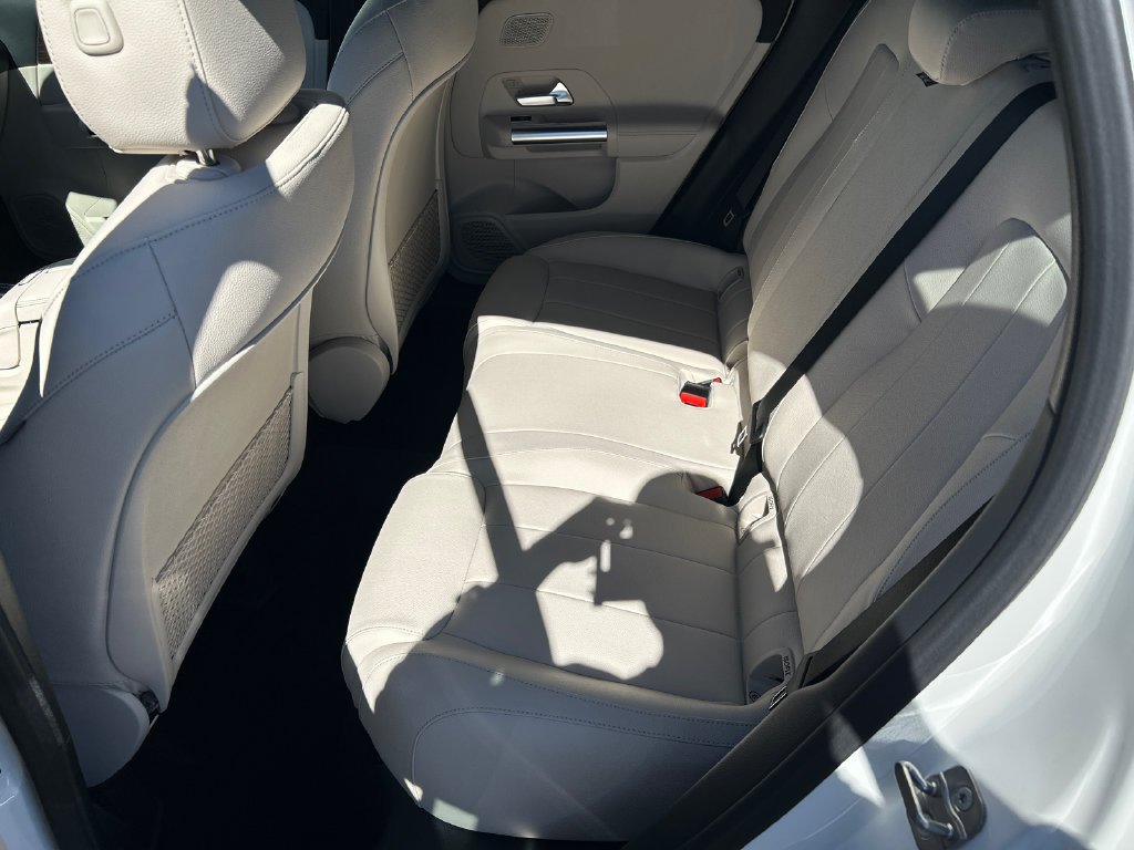 New 2026 Polar White Mercedes-Benz GLA 250 image 60