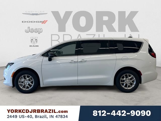 New 2027 Bright White Clear-Coat Exterior Paint Chrysler LX image 2