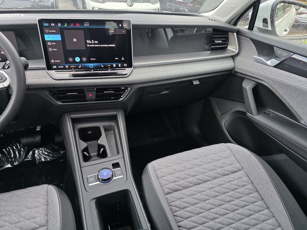 New 2026 White/off-white Volkswagen 2.0T S image 9