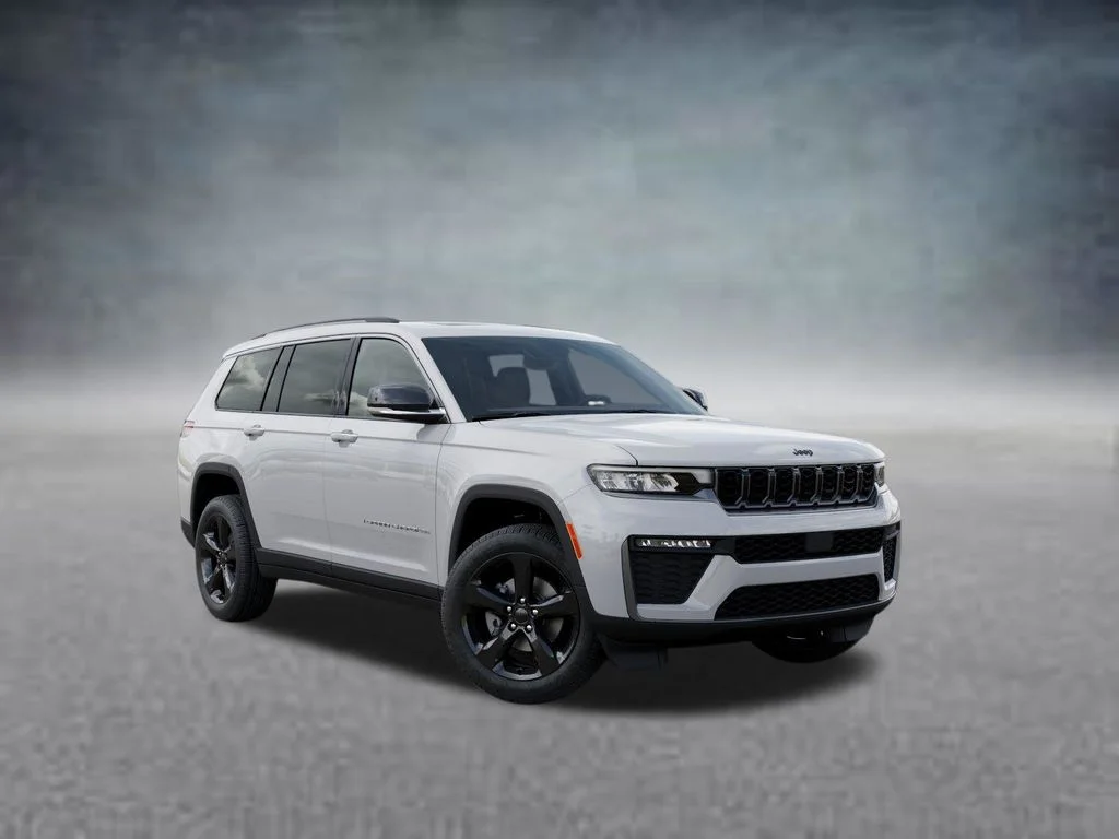 New 2026 Bright White Clear-Coat Exterior Paint Jeep Limited image 5