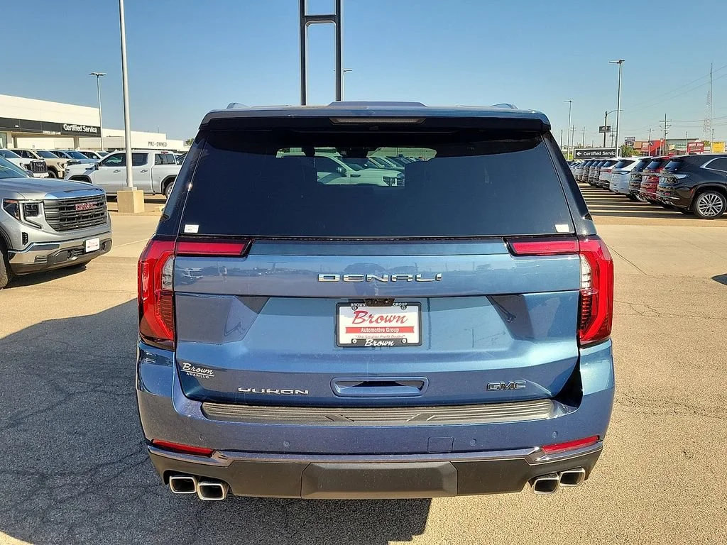 2026 GMC Yukon Denali Ultimate - Photo 9