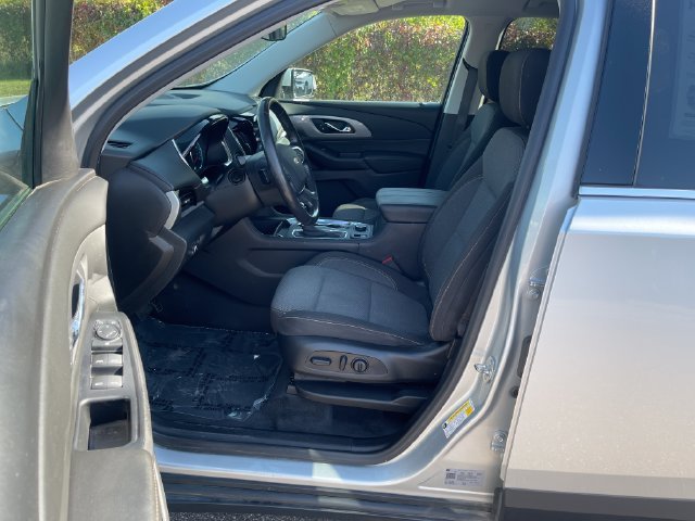 Certified Used 2020 SILVER ICE METALLIC Chevrolet LT Cloth image 9