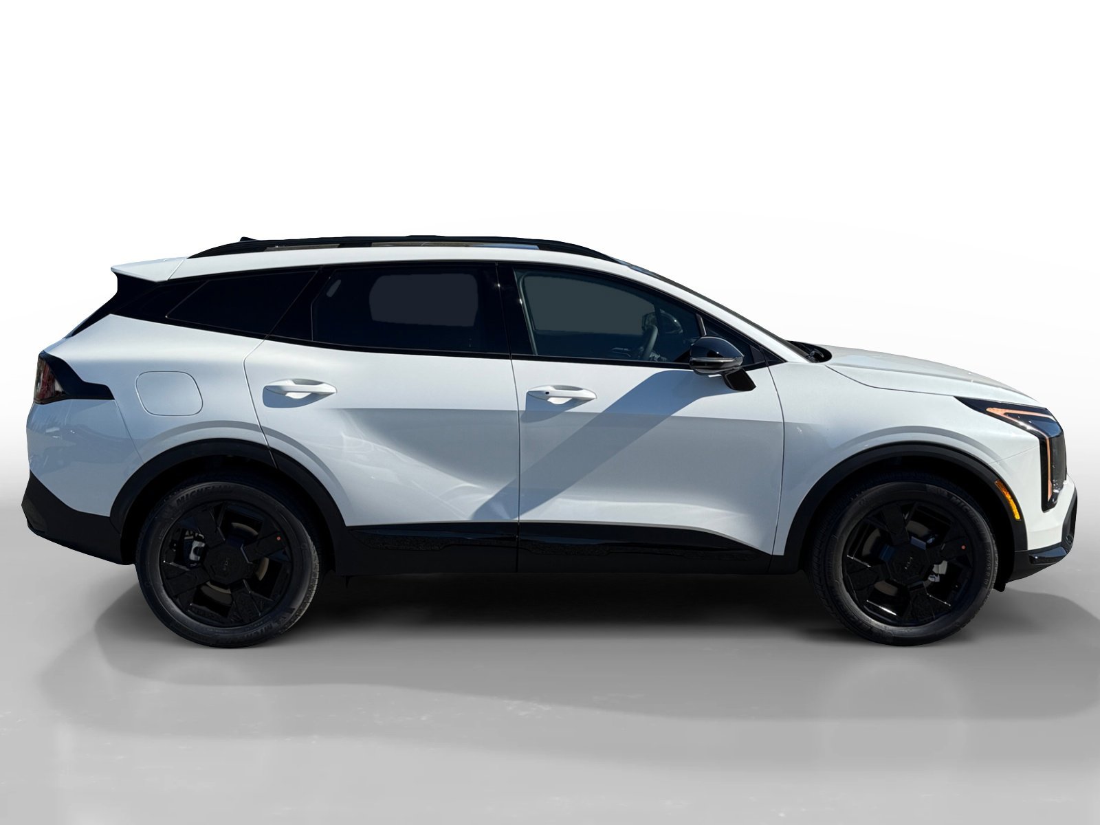 New 2026 Snow White Pearl Kia X-Line image 6