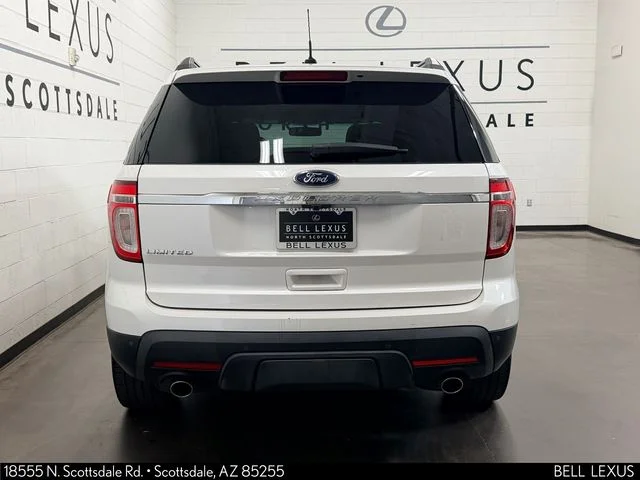 Used 2012 White Ford Limited image 5