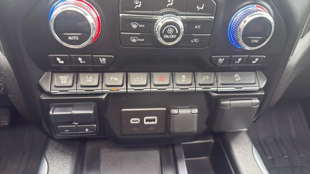 Used 2023 Onyx Black GMC Denali image 25