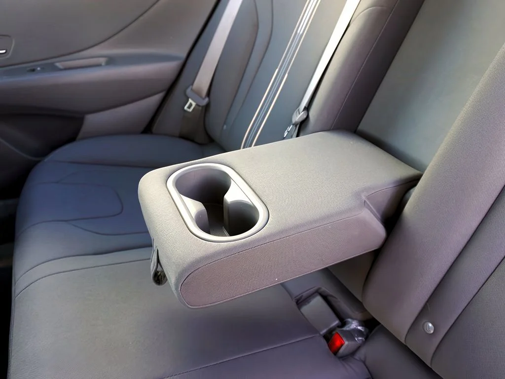 2025 Hyundai Elantra SEL - Photo 37