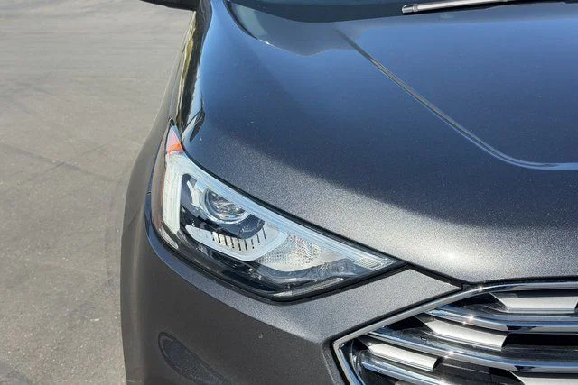 Used 2020 Gray Ford SEL image 4
