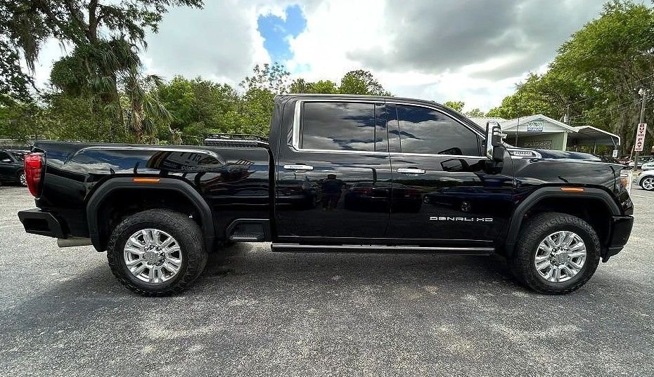 2023 GMC Sierra 4WD Crew Cab Standard Box Denali's photo