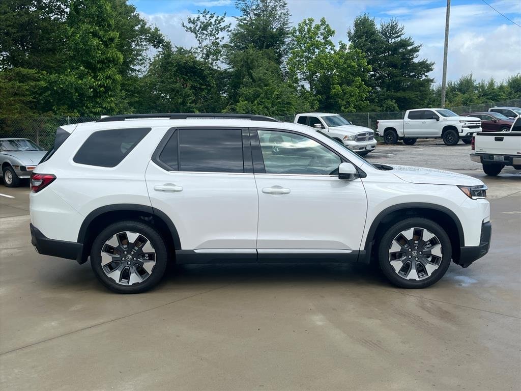 Used 2026 Platinum White Pearl Honda Touring image 3