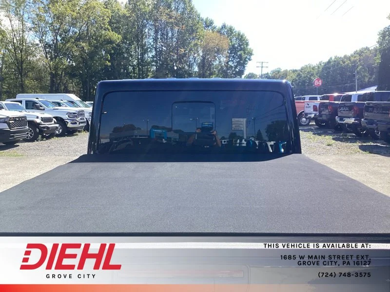 Used 2021 Black Jeep Mojave image 13