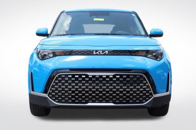 Used 2025 Surf Blue Kia EX image 5